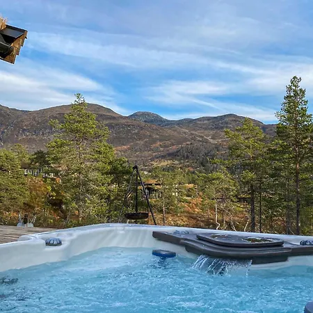 Дом отдыха 4 Bedroom Amazing In *