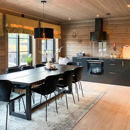 Feriehus 4 Bedroom Amazing In