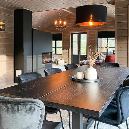 4 Bedroom Amazing In Feriehus Stryn