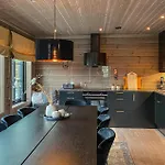 4 Bedroom Amazing In Σπίτι διακοπών *