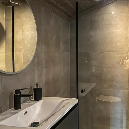 4 Bedroom Amazing In Prázdninový dům