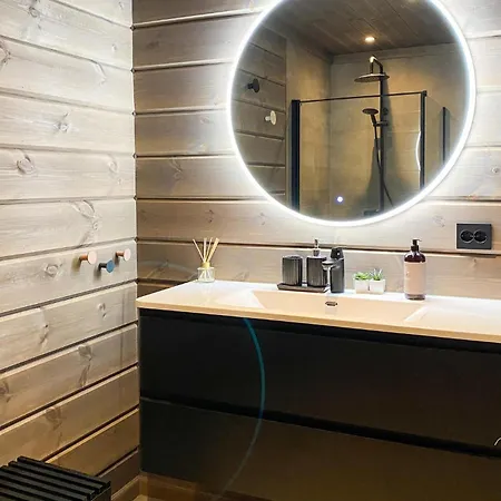 4 Bedroom Amazing In Prázdninový dům Stryn