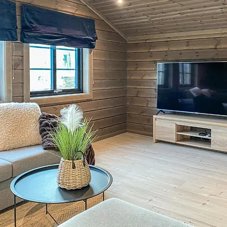 4 Bedroom Amazing In Prázdninový dům Stryn